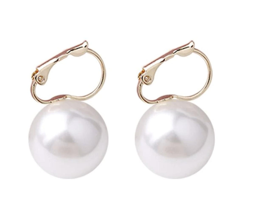 Simple Gold Pearl Earrings